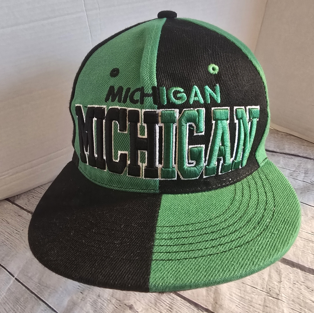.MICHIGAN/SPARTAN BASKETBALL CAP SNAPBACK BLACL/GREEN